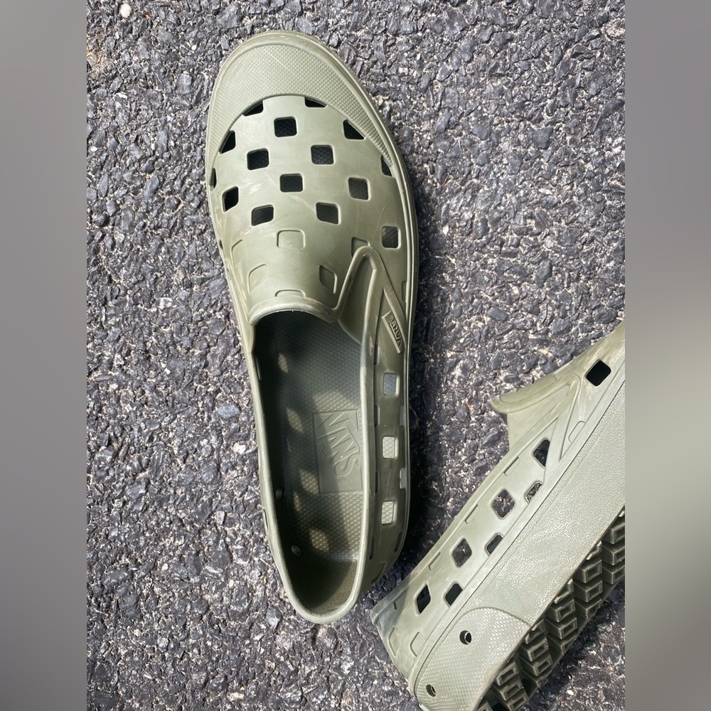 Vans trek slip on